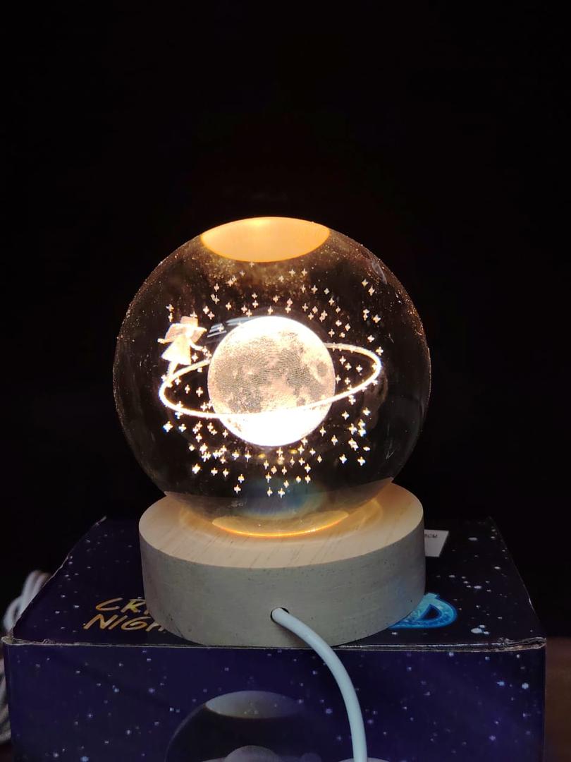 Lámpara Crystal Night | Esfera Decorativa 3D con Luz LED