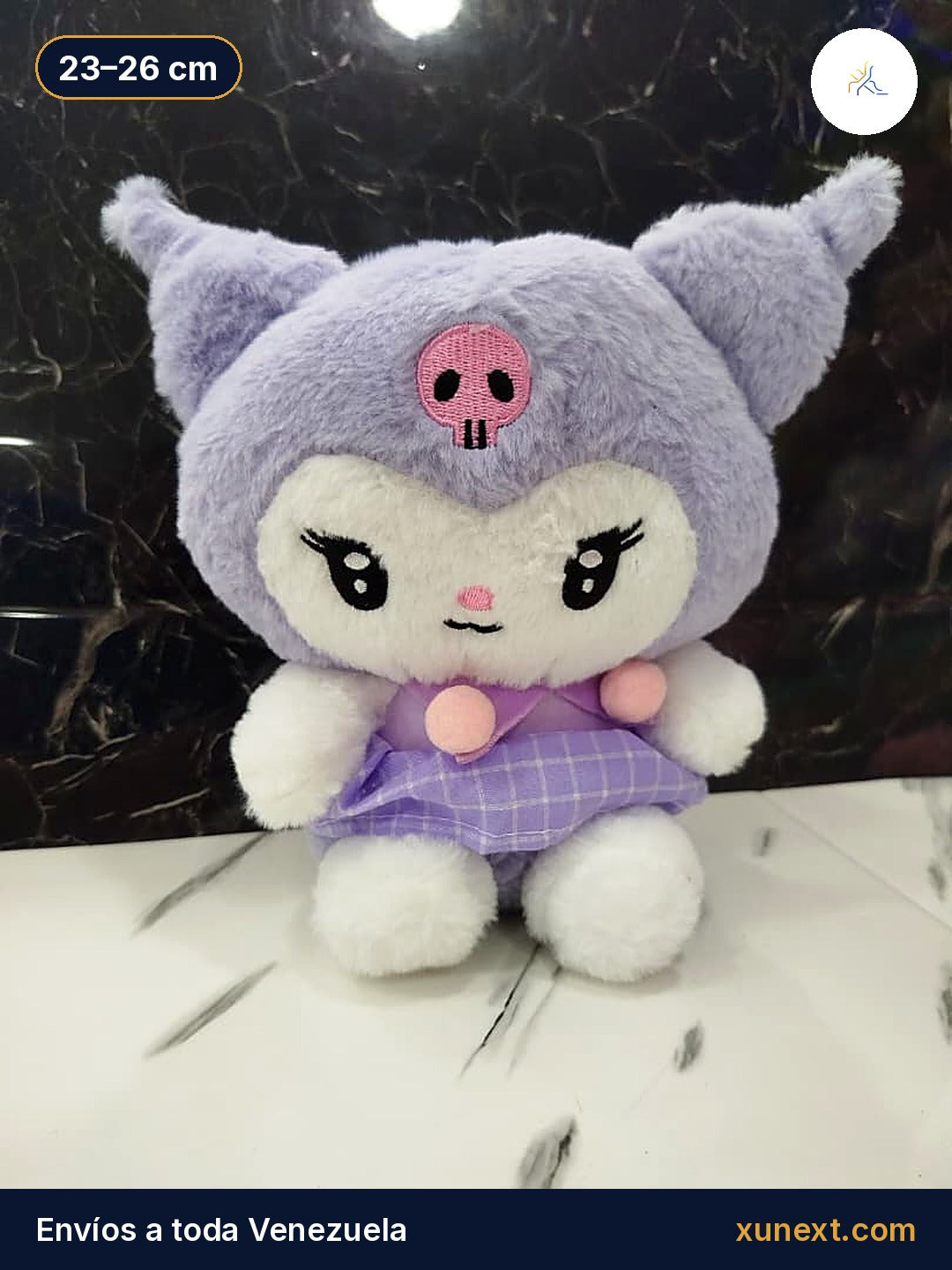 Peluche Kuromi lila con vestido, capucha y calavera, 23 a 26 cm