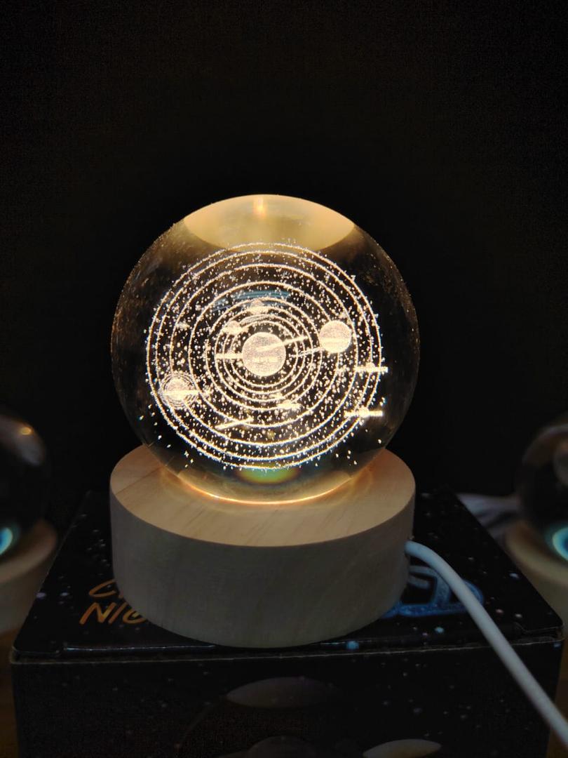 Lámpara Crystal Night | Esfera Decorativa 3D con Luz LED